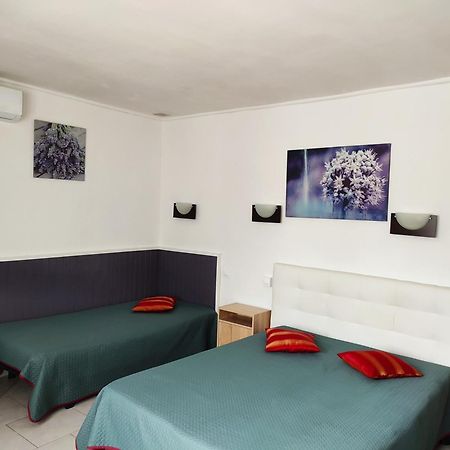 Hotel Le Calypso Hyeres Ngoại thất bức ảnh