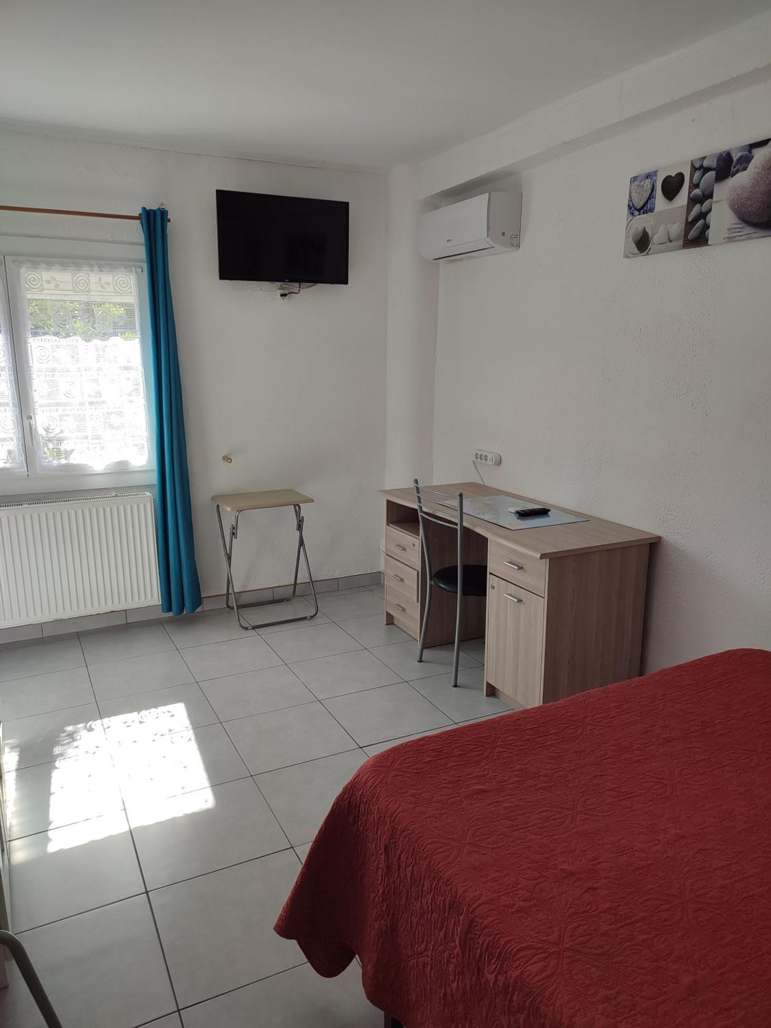 Hotel Le Calypso Hyeres Ngoại thất bức ảnh