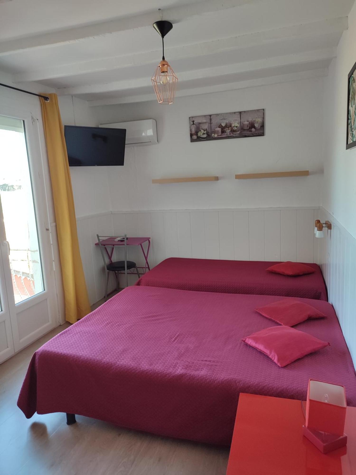 Hotel Le Calypso Hyeres Ngoại thất bức ảnh